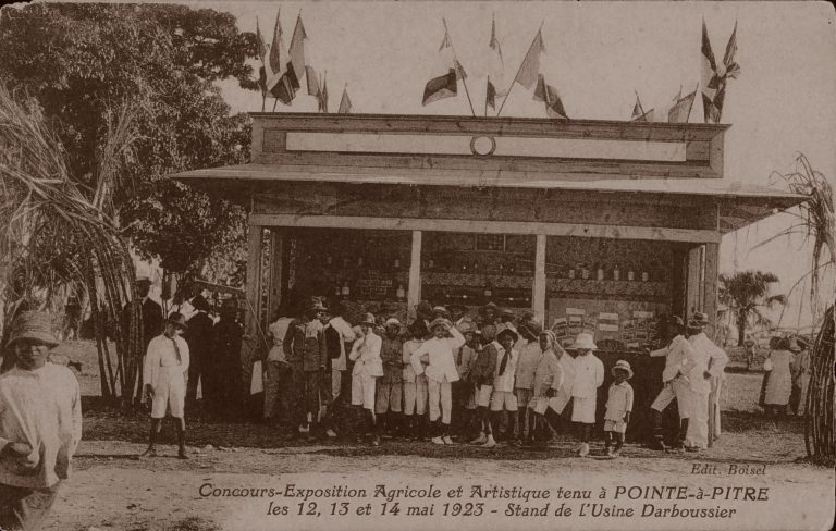 Stand de l'usine Darboussier concours exposition artistique et agricole place de la victoire Pointe-a-Pitre Guadeloupe histoire patrimoine