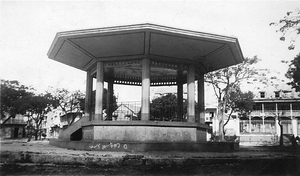 kiosque a musique de la place de la victoire pointe-a-pitre guadeloupe gerard-michel corbin style art deco.